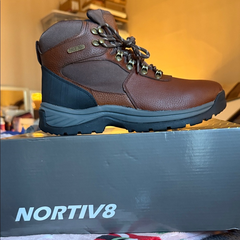 NORTIV8 Men's Brown Outdoor Boots NIB